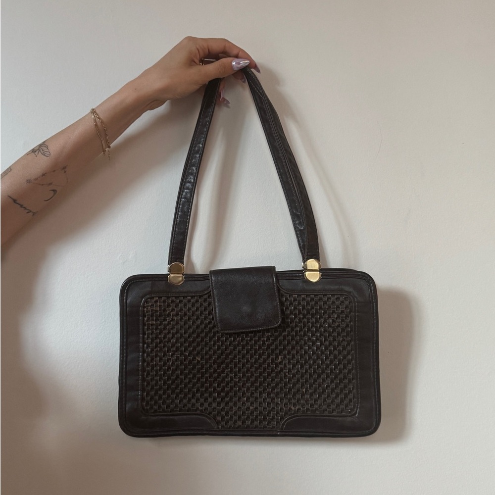 Vintage leather shoulder bag